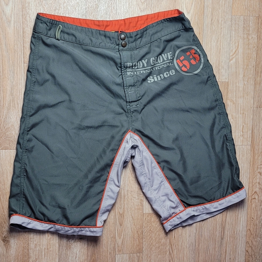 Body Glove Green and Creme Board Shorts with Orange Trim Size Medium